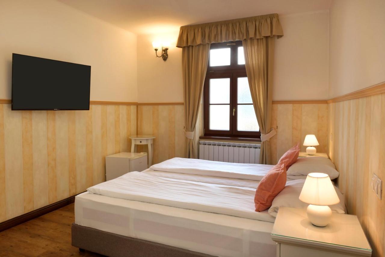 La Fresca Hotell Kroměříž Eksteriør bilde