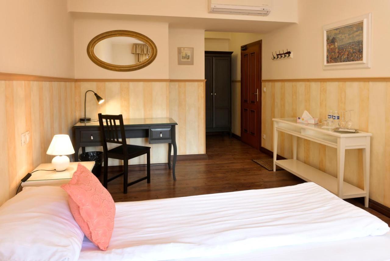 La Fresca Hotell Kroměříž Eksteriør bilde