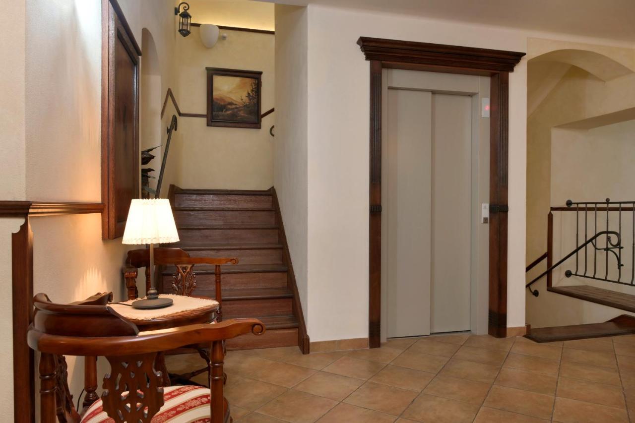 La Fresca Hotell Kroměříž Eksteriør bilde