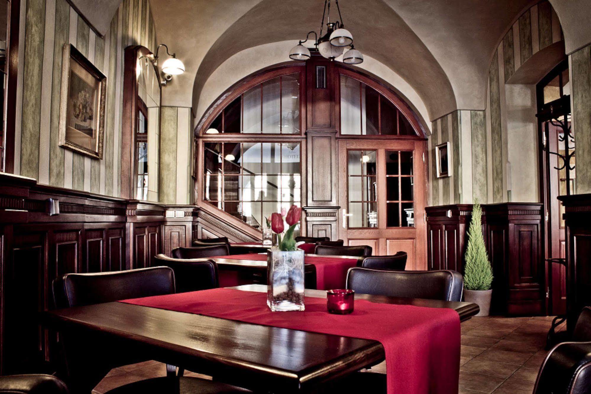 La Fresca Hotell Kroměříž Eksteriør bilde
